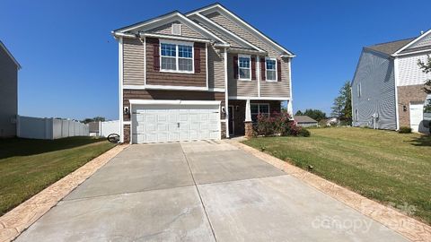 Photo of 7415 Foxgate Circle, Charlotte, NC 28215 (MLS # 4312837)