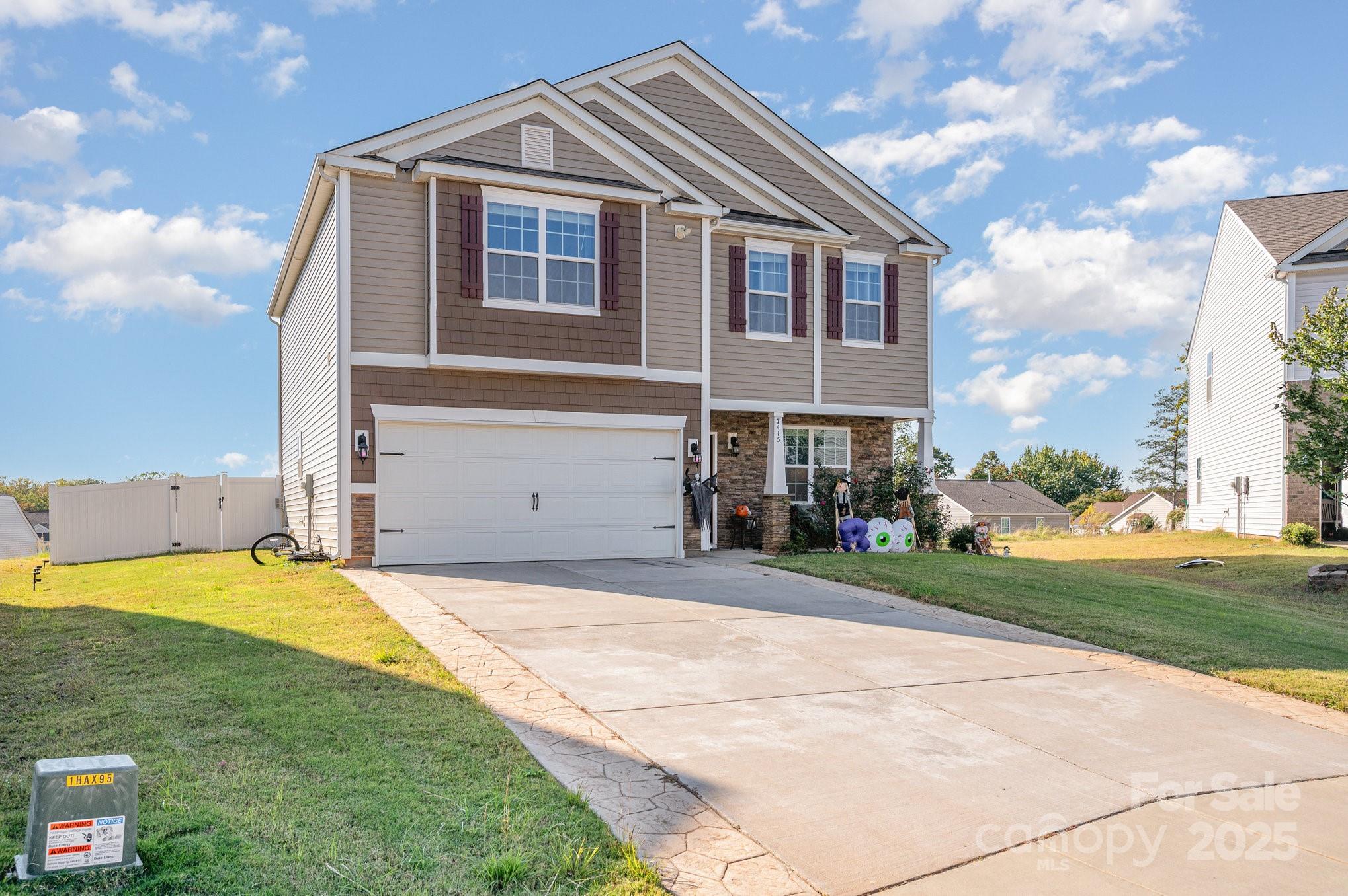 7415 Foxgate Circle