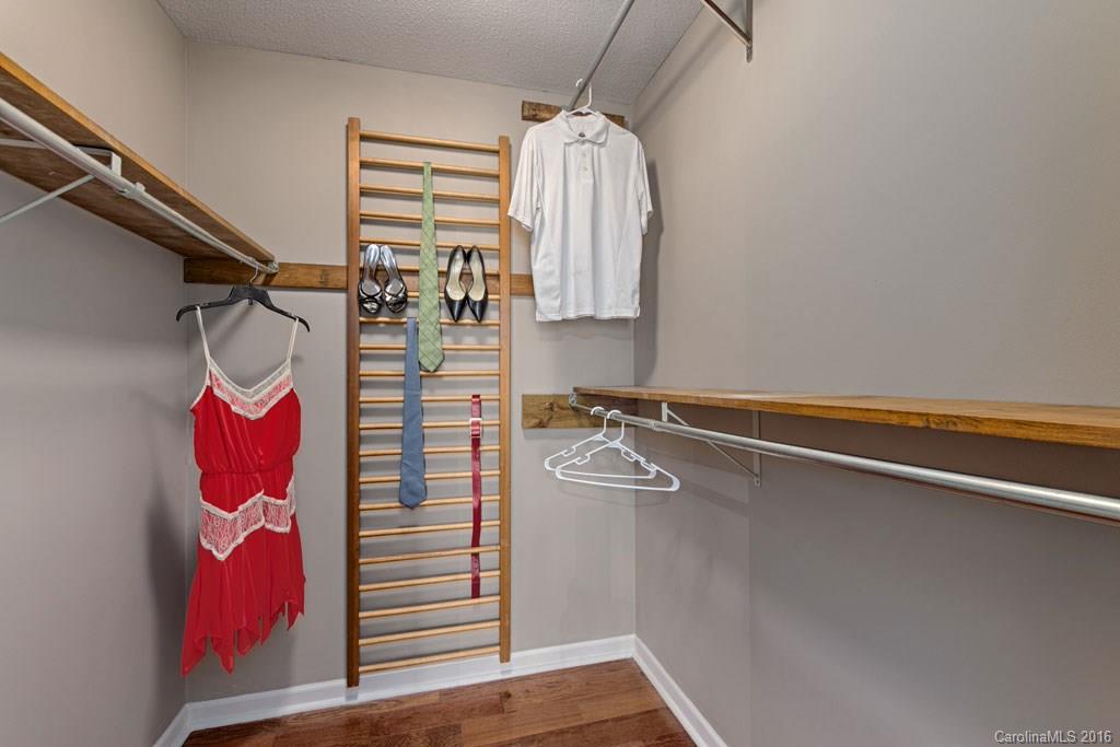 Hickory Hills - Residential