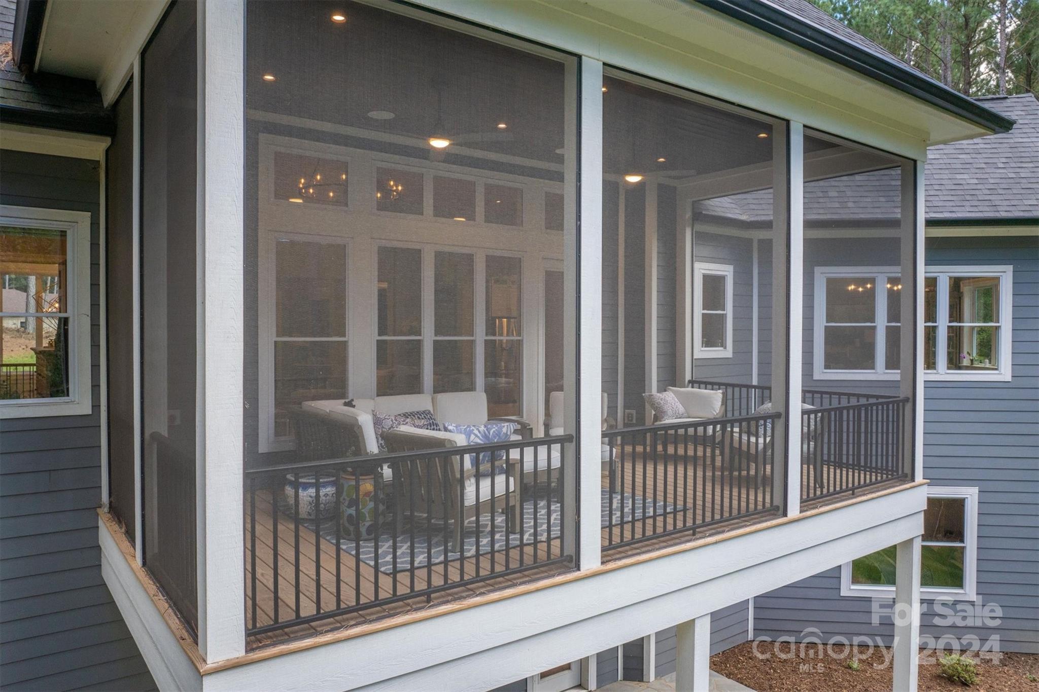 Paradise Harbor - Residential