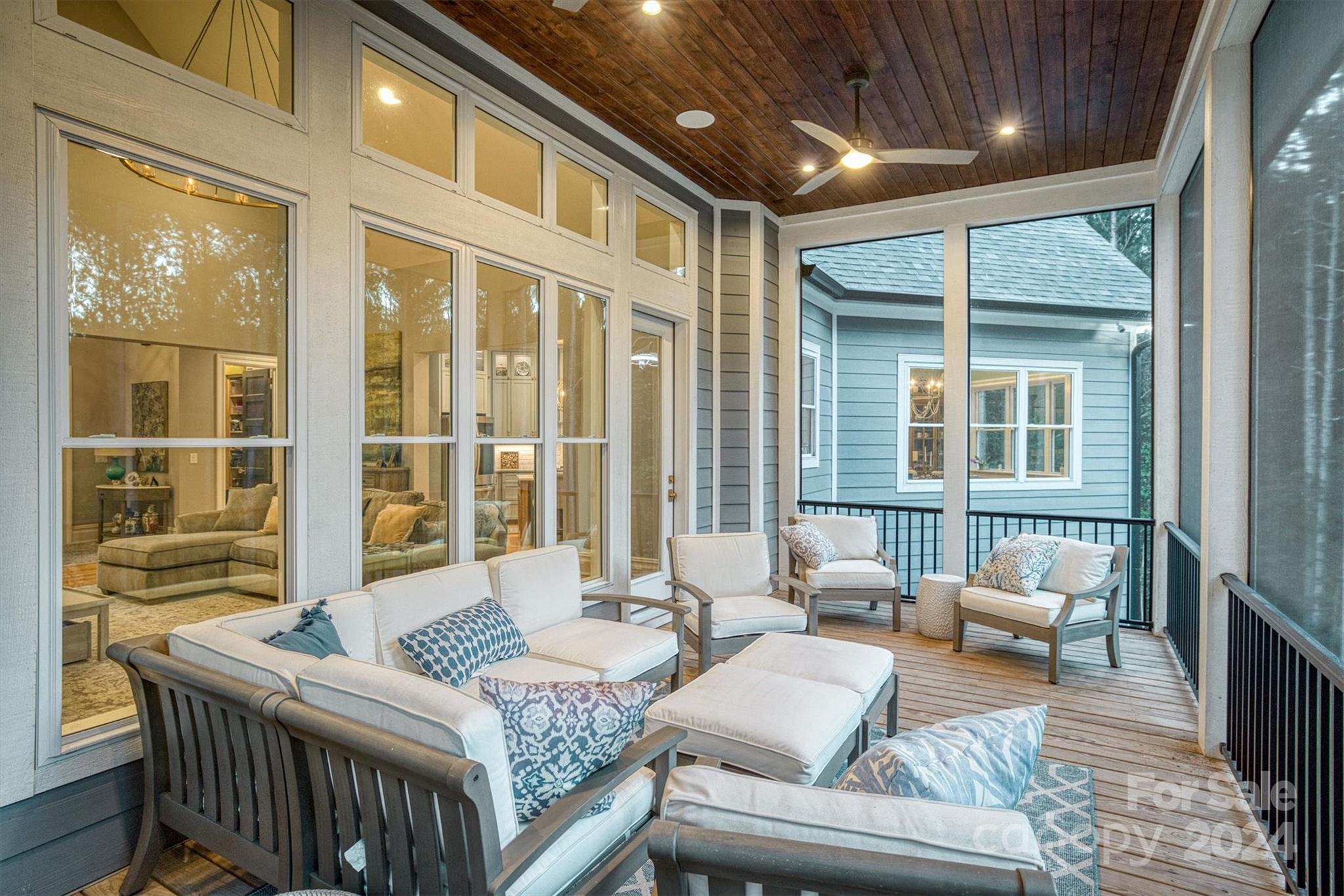 Paradise Harbor - Residential