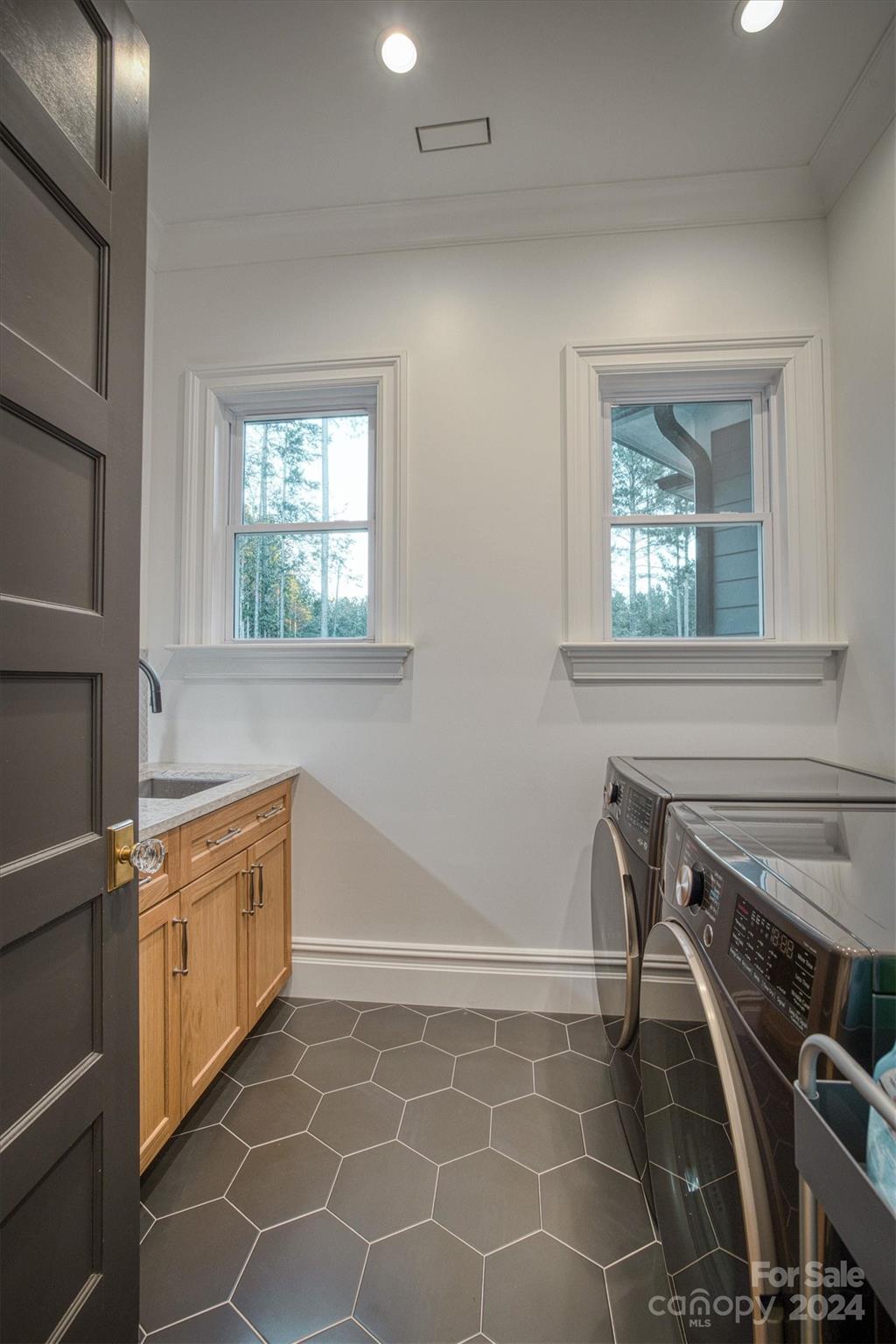 Paradise Harbor - Residential