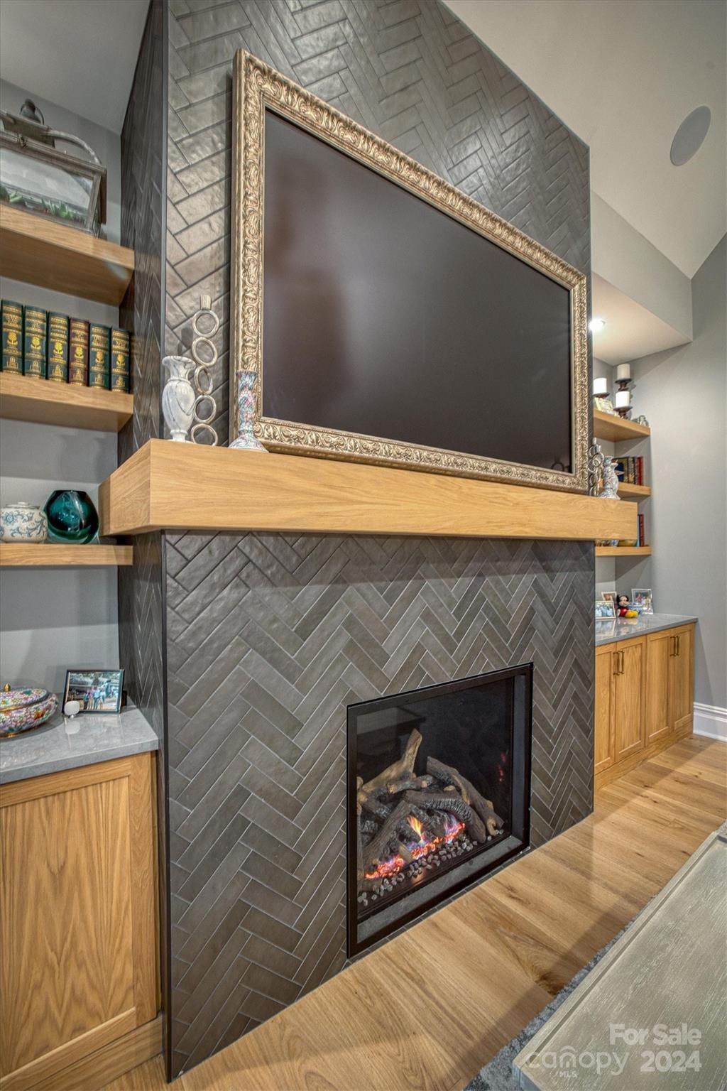 Paradise Harbor - Residential