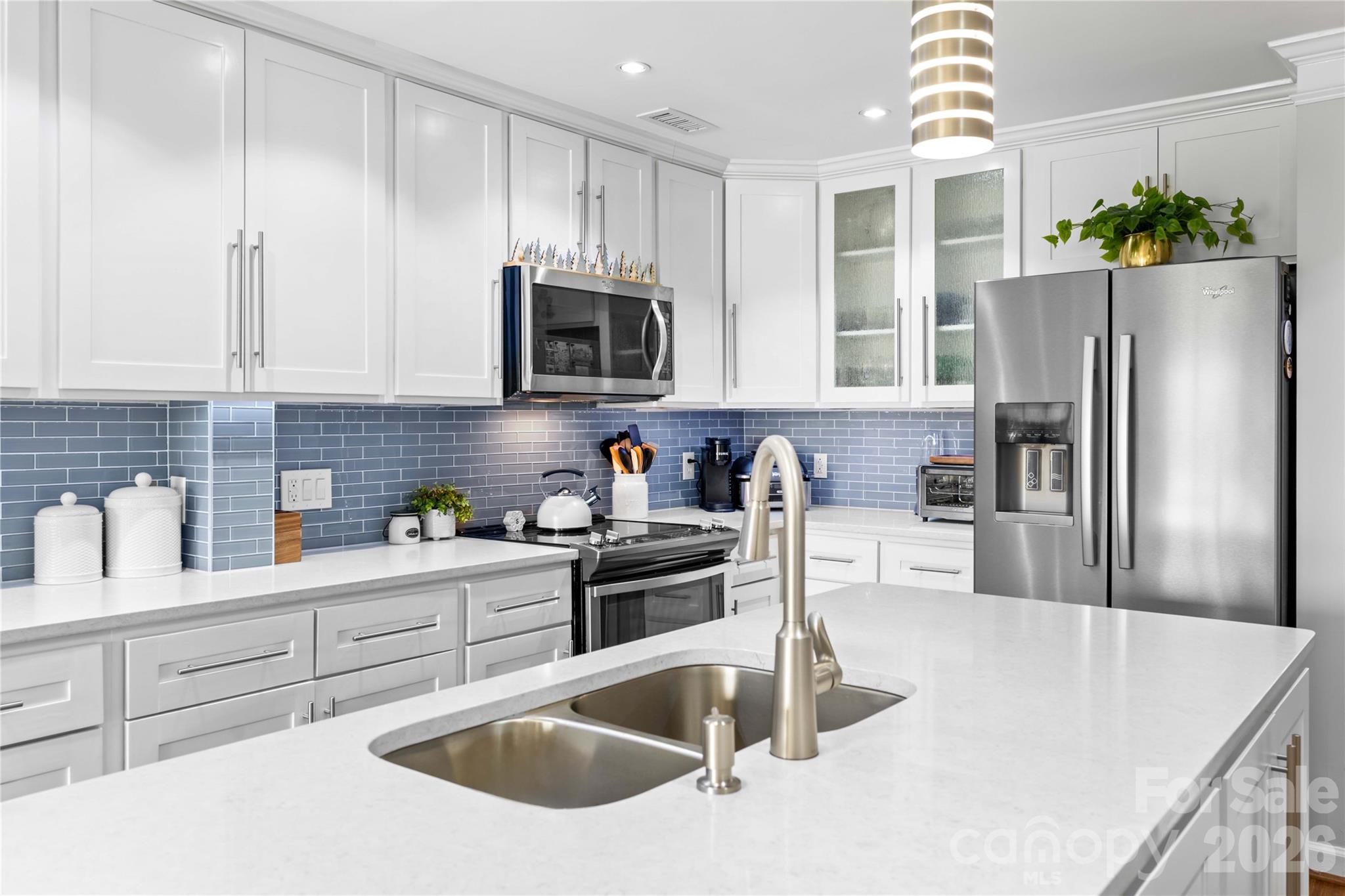 18789 Vineyard Point Lane