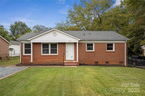 Photo of 508 E John Street, Matthews, NC 28105 (MLS # 4300464)