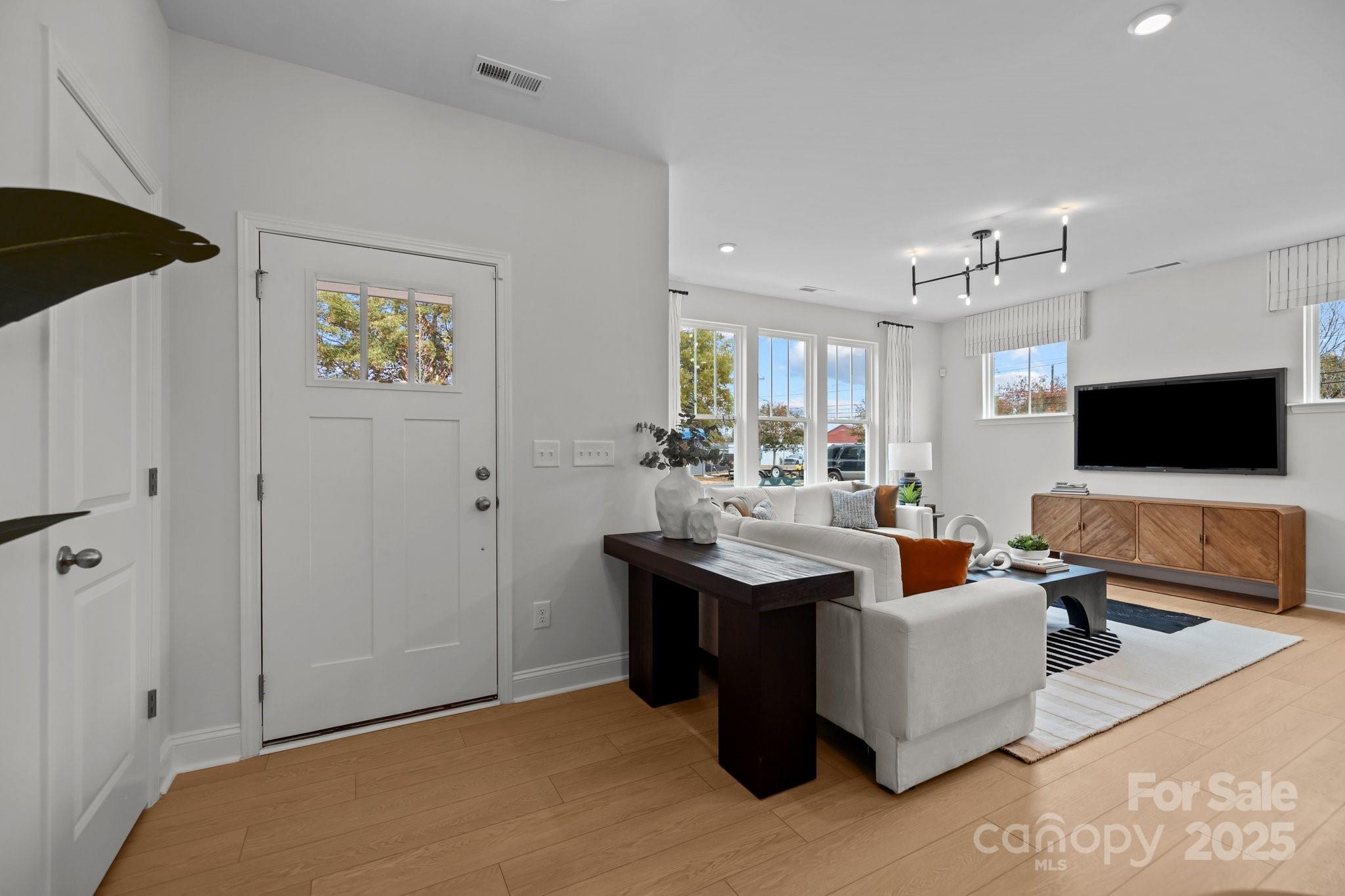2903 Herringbone Road 35