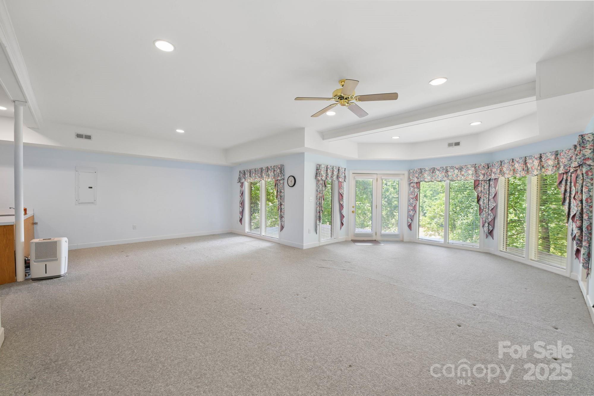 Tega Cay - Residential