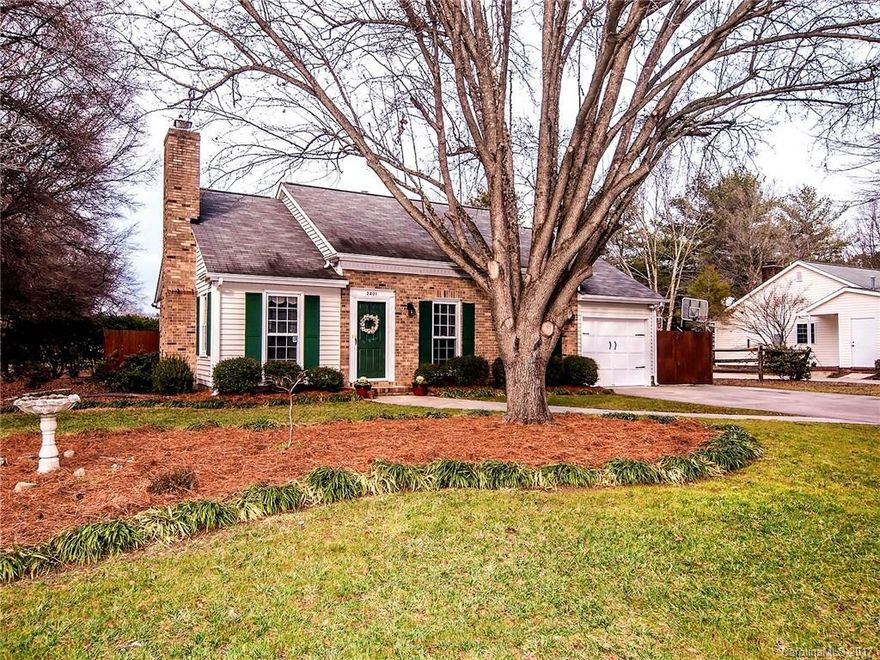 Fantastic location between Ballantyne and Southpark!  Large living room with vaulted ceilings and bright open floorplan. Granite countertops in kitchen and ceramic tile in bathrooms.  Oversized master bedroom and master bathroom including walk in closet!  Spacious, private, fenced in back yard including a treehouse with swing set!  Beautifully landscaped corner lot in desirable Brandon Forest.  Home Warranty offered by seller.