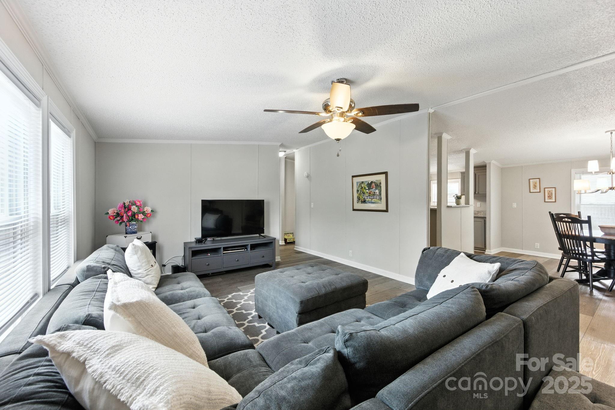 1001 Olde Creek Trail