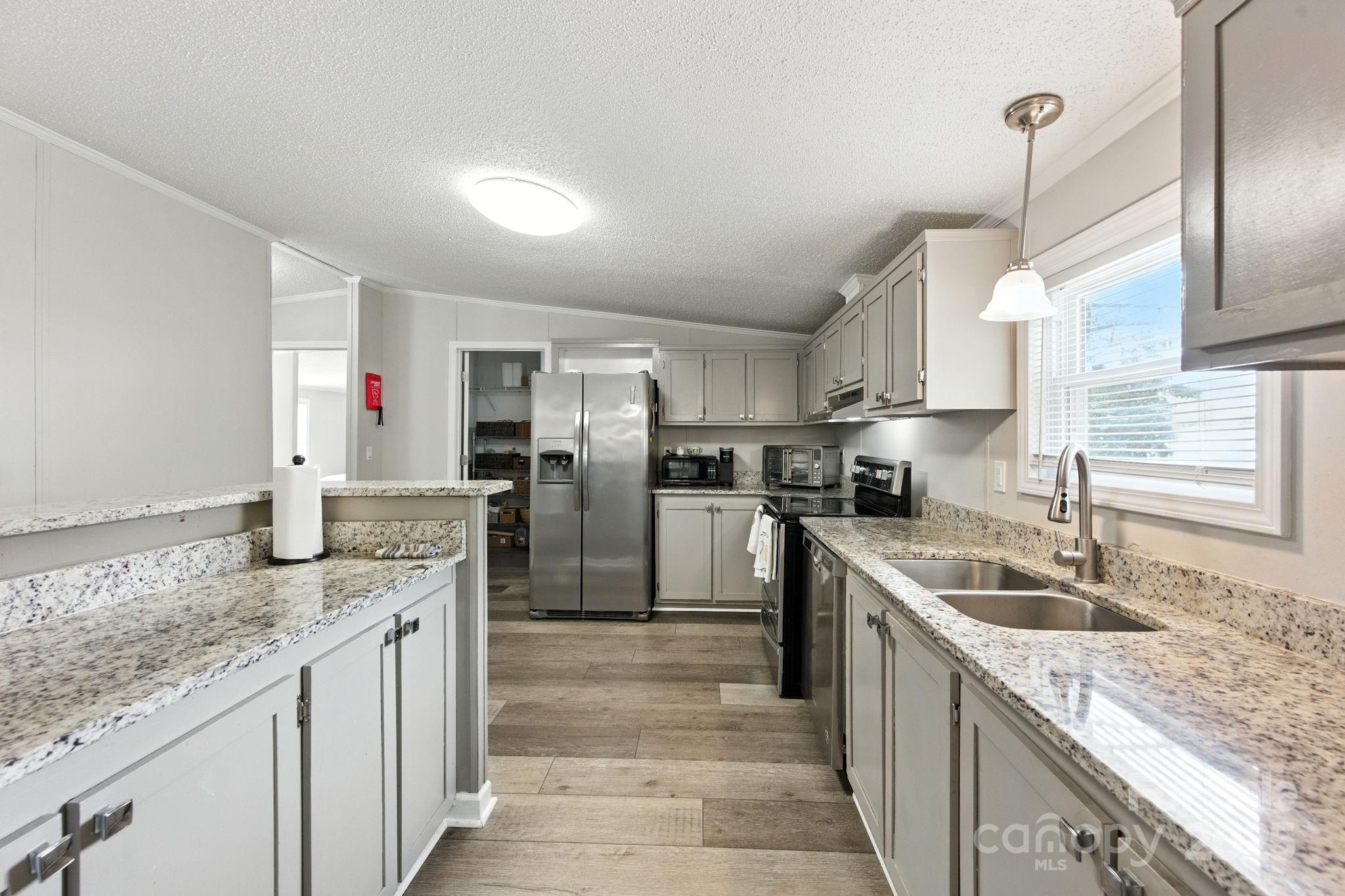 1001 Olde Creek Trail