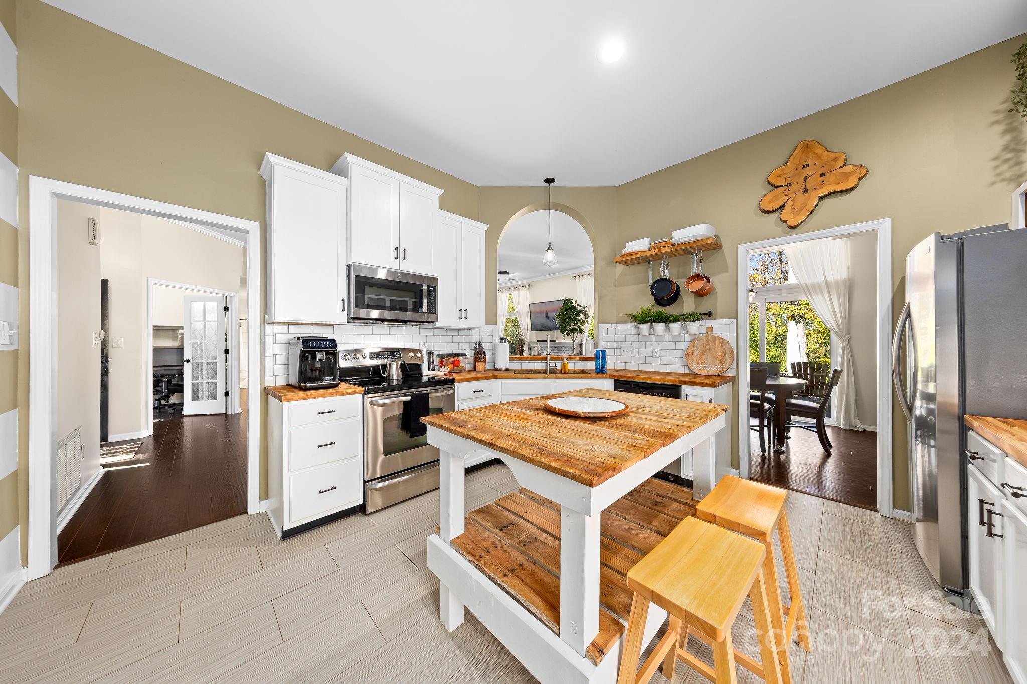 Olde Whitehall - Residential
