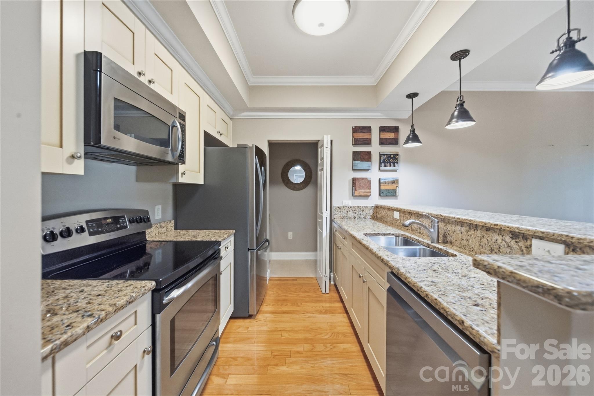 300 W 5th Street