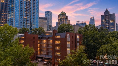Photo of 224 N Poplar Street #22, Charlotte, NC 28202 (MLS # 4409440)