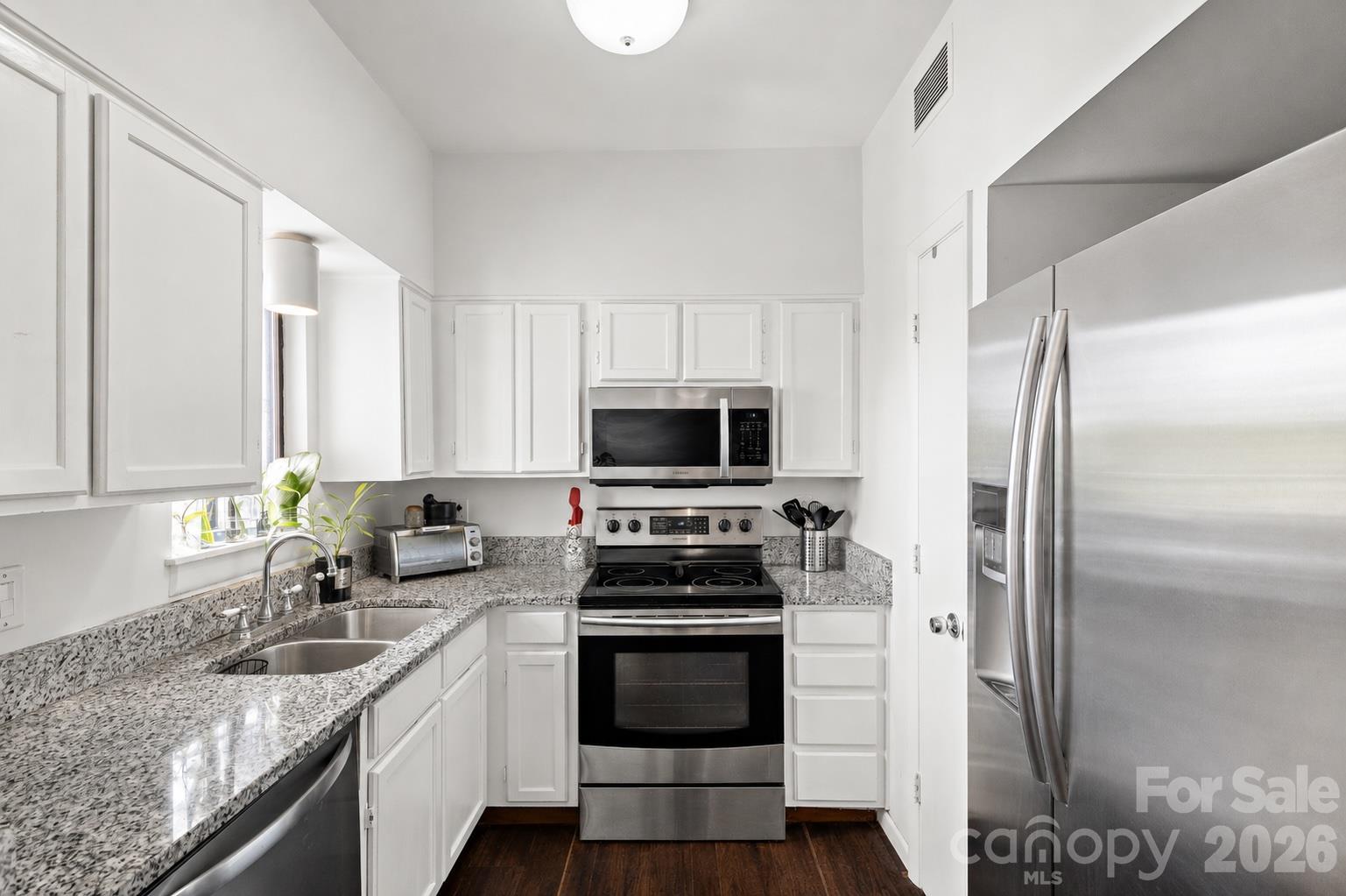 224 N Poplar Street 22