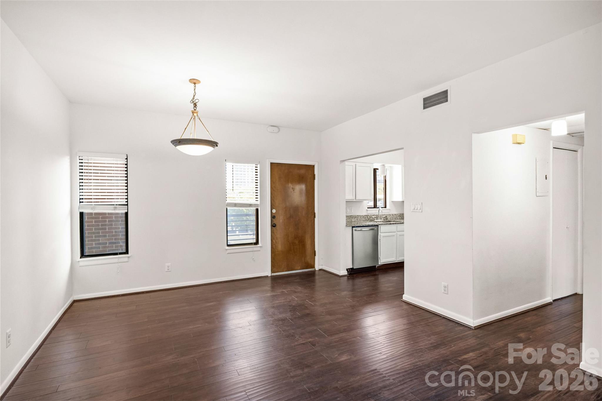224 N Poplar Street 22