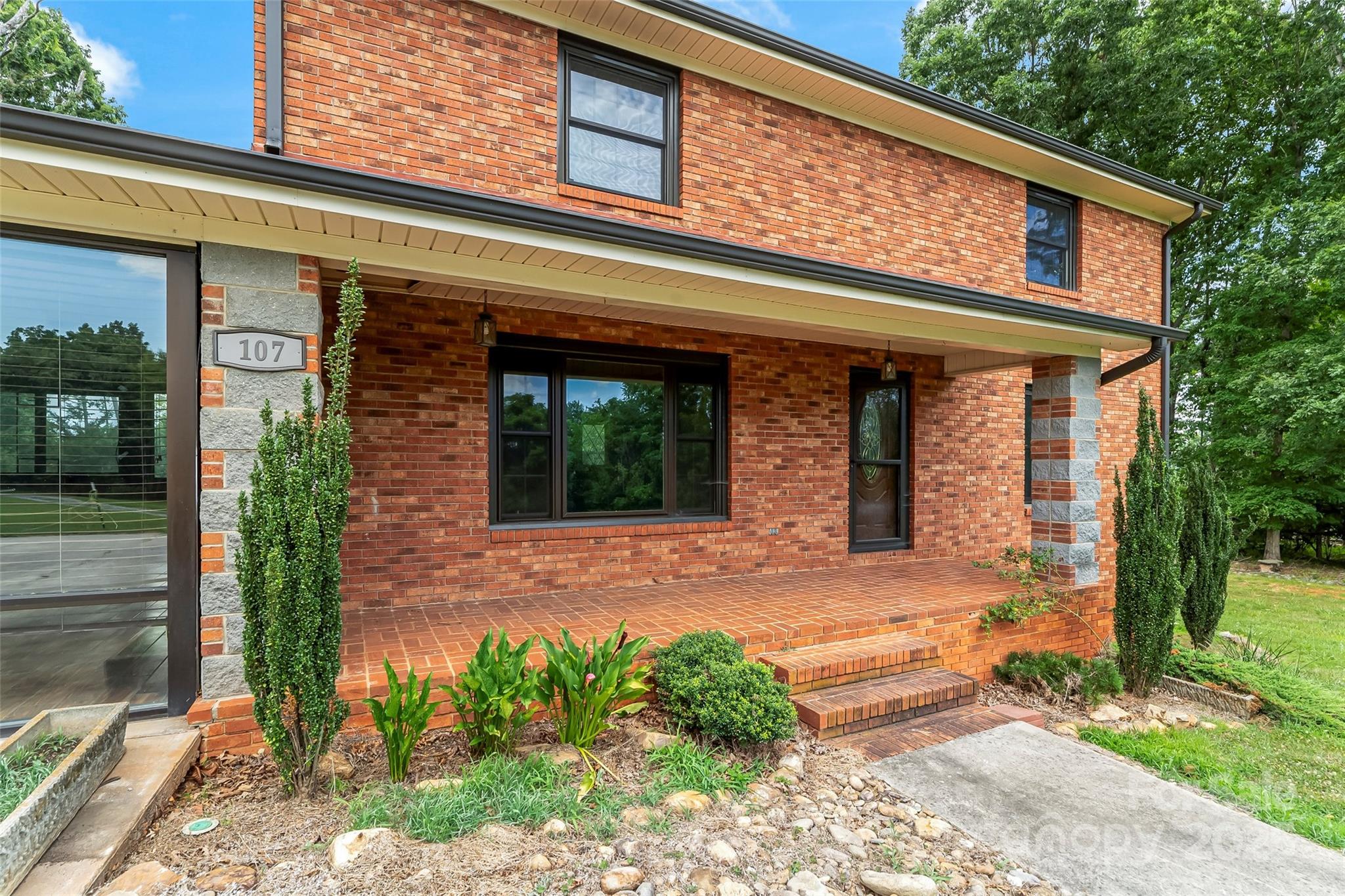 107 Dale Circle