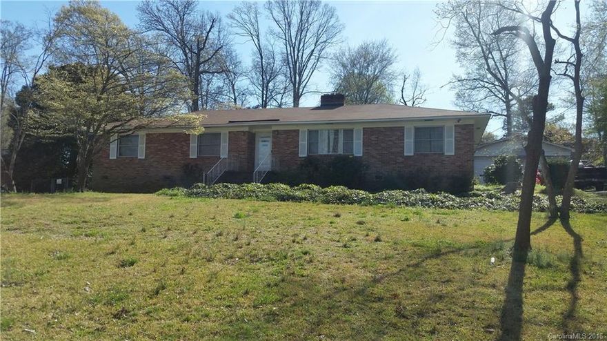 3br/2ba house with detached garage in Matthews Estates Subdivision, Fenced in yard, Good location, Great schools, New Roof, Water Heater, and HVAC. Won’t last long!