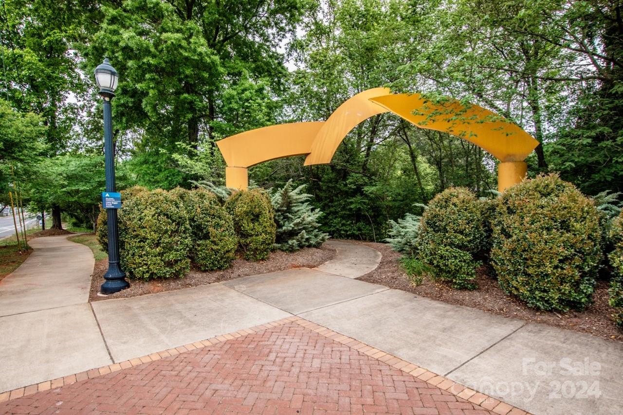 Forest Hills - Residential