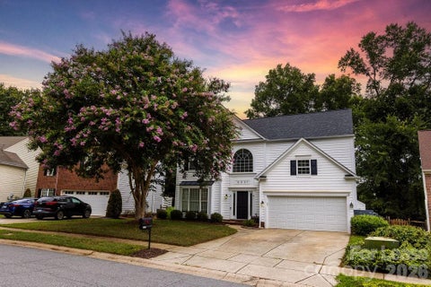 Photo of 6337 Elderslie Drive, Charlotte, NC 28269 (MLS # 4422891)
