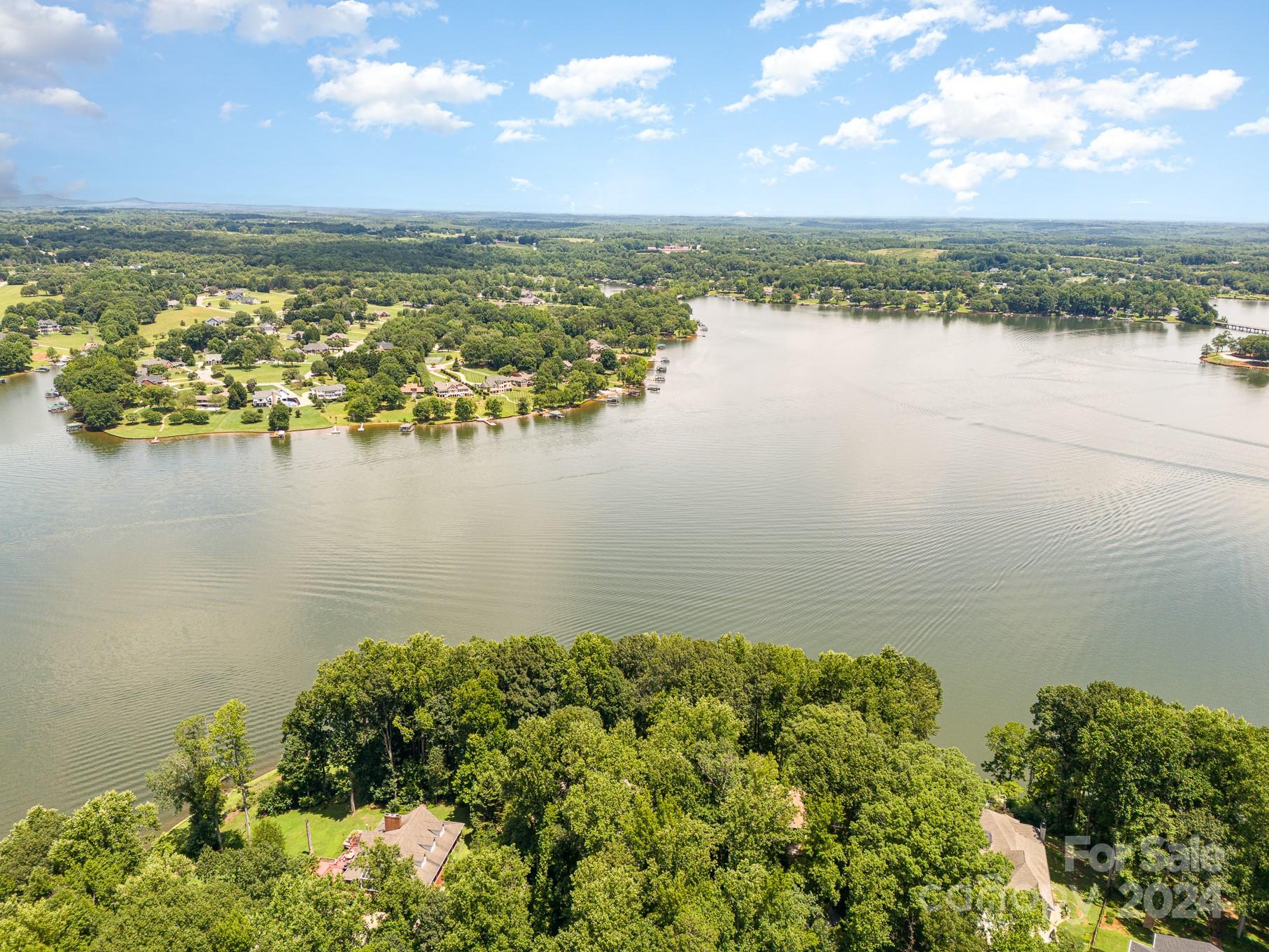 Lakewinds - Residential