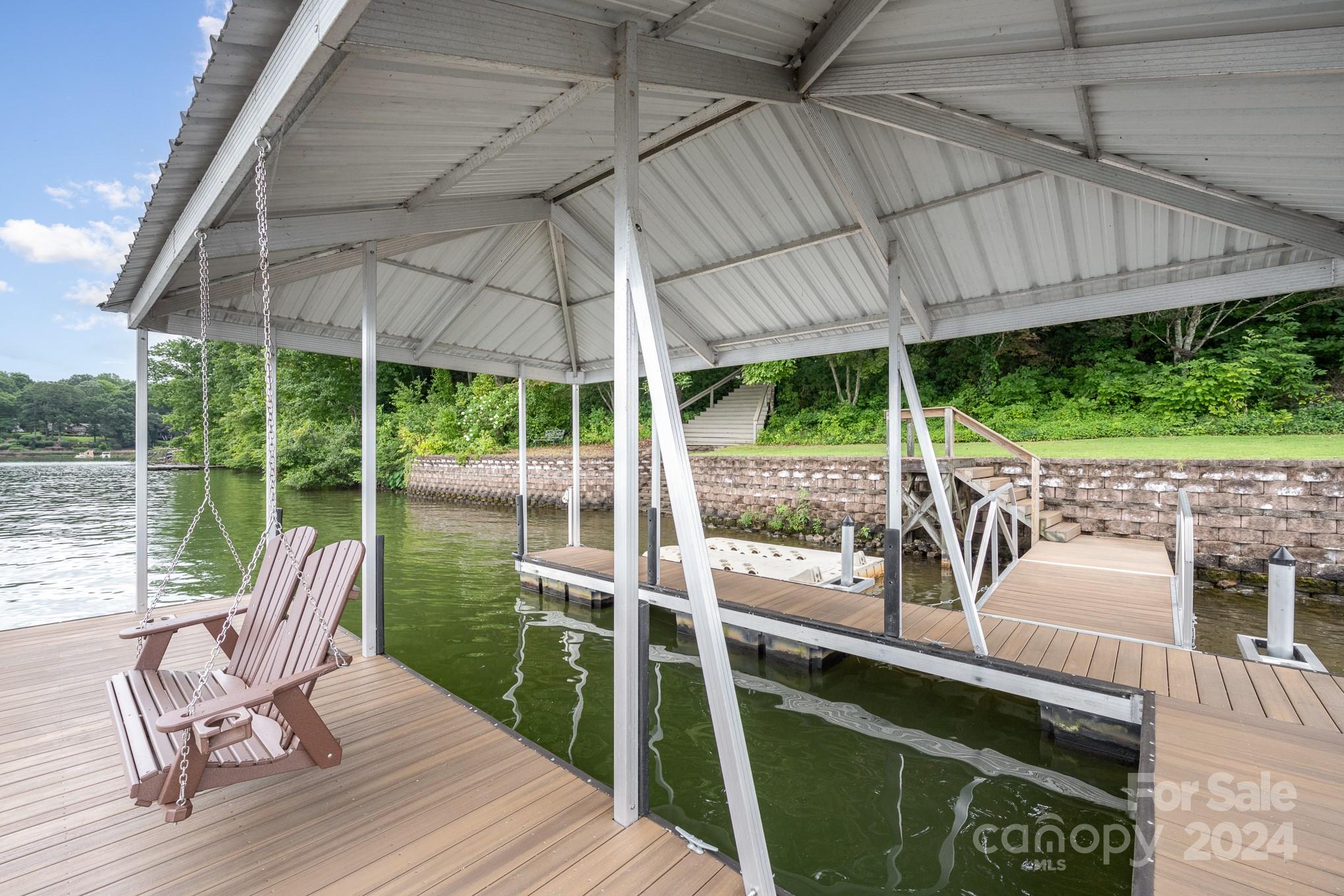 Lakewinds - Residential