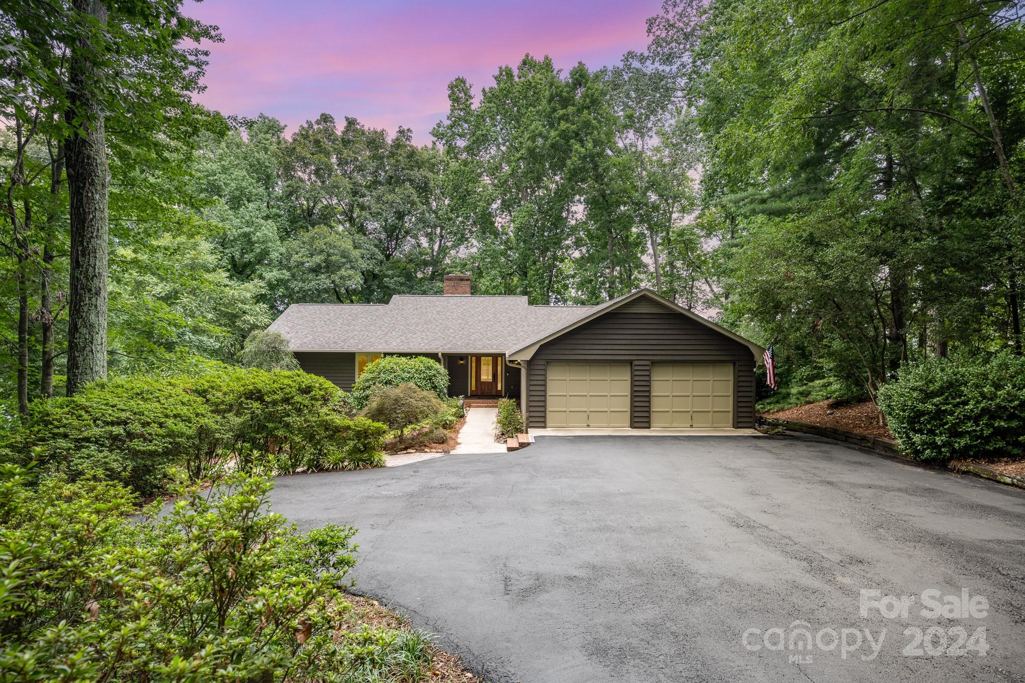 Lakewinds - Residential