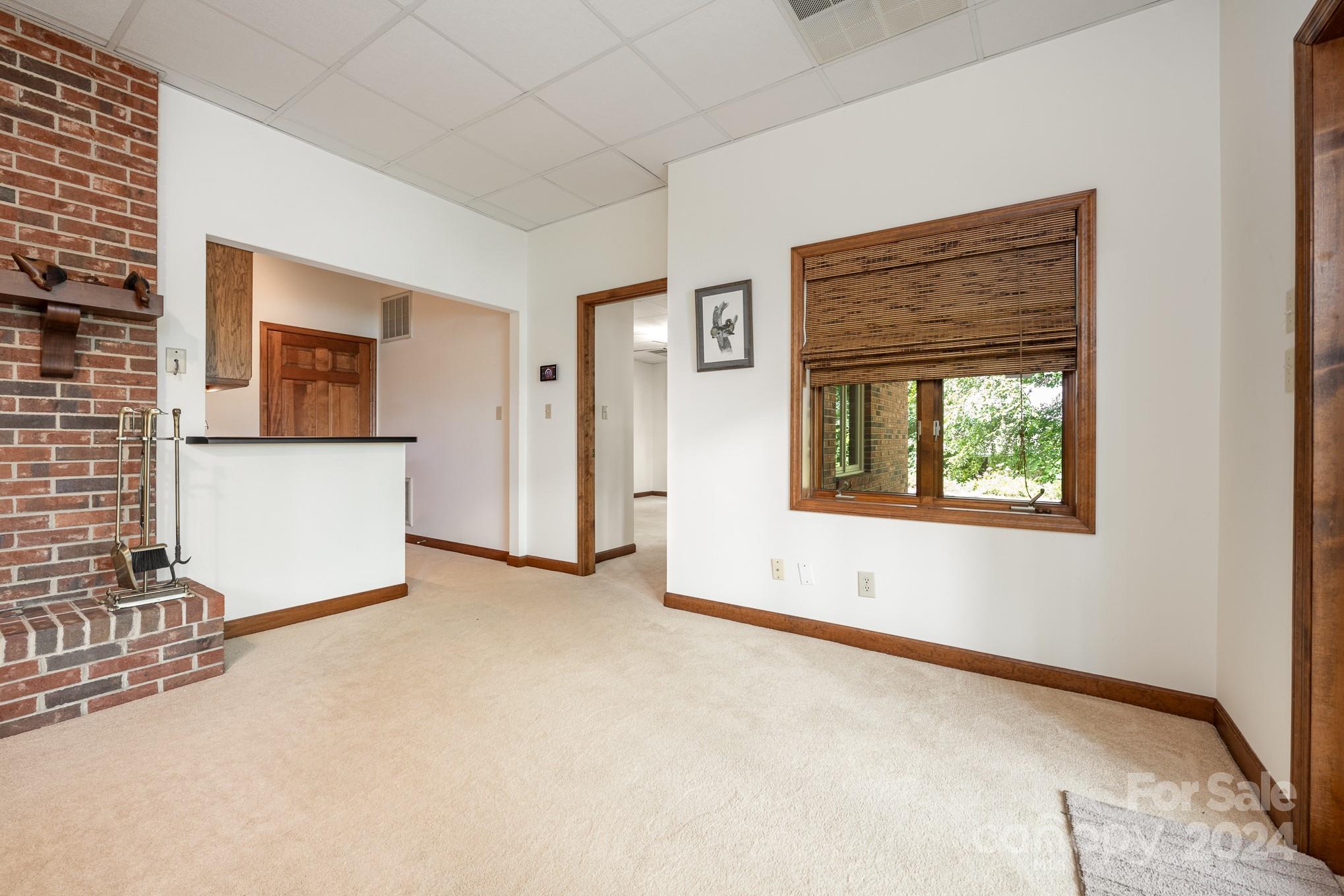 Lakewinds - Residential