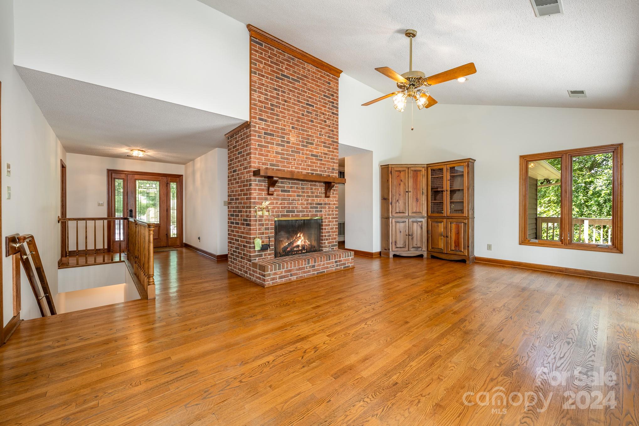 Lakewinds - Residential