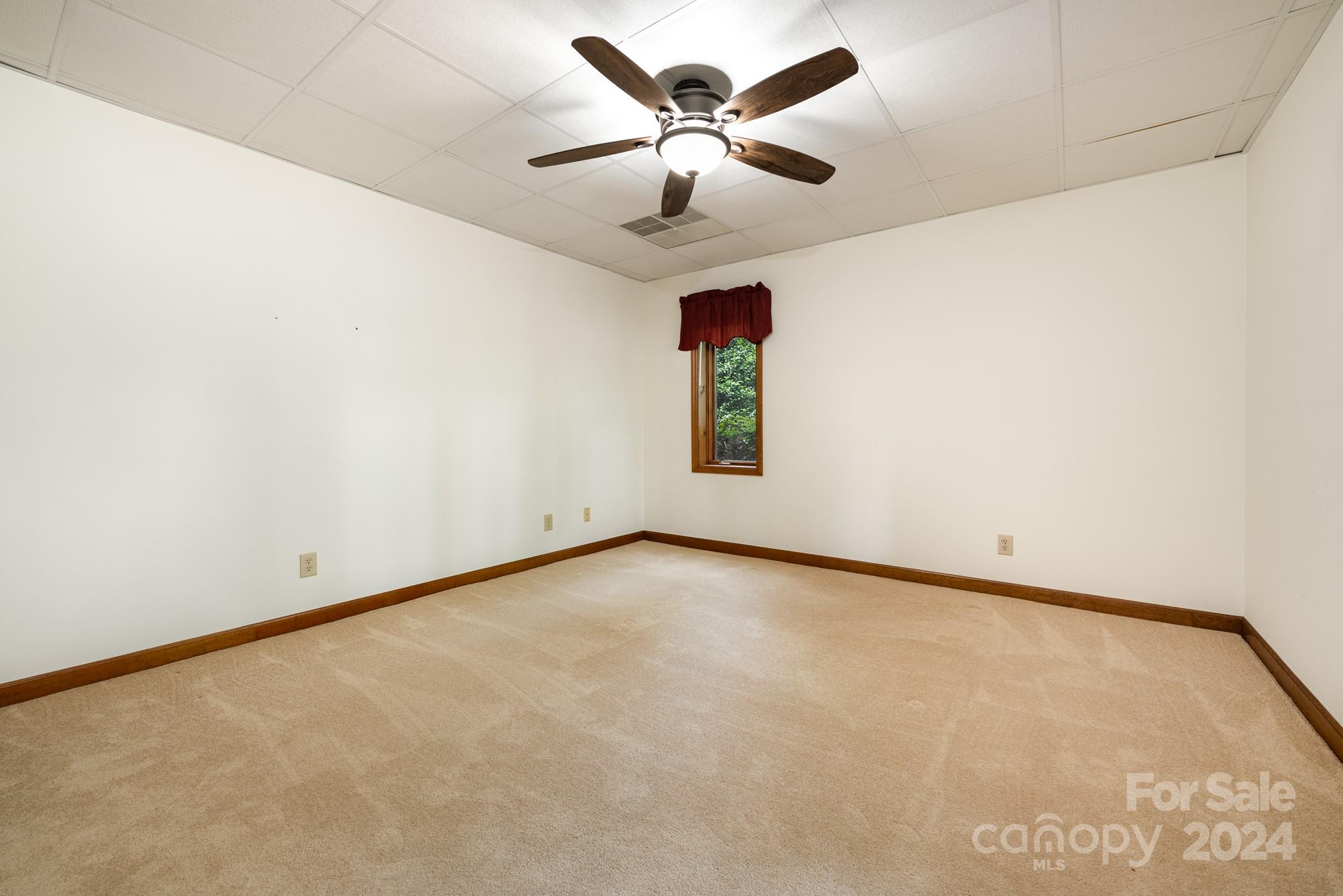 Lakewinds - Residential