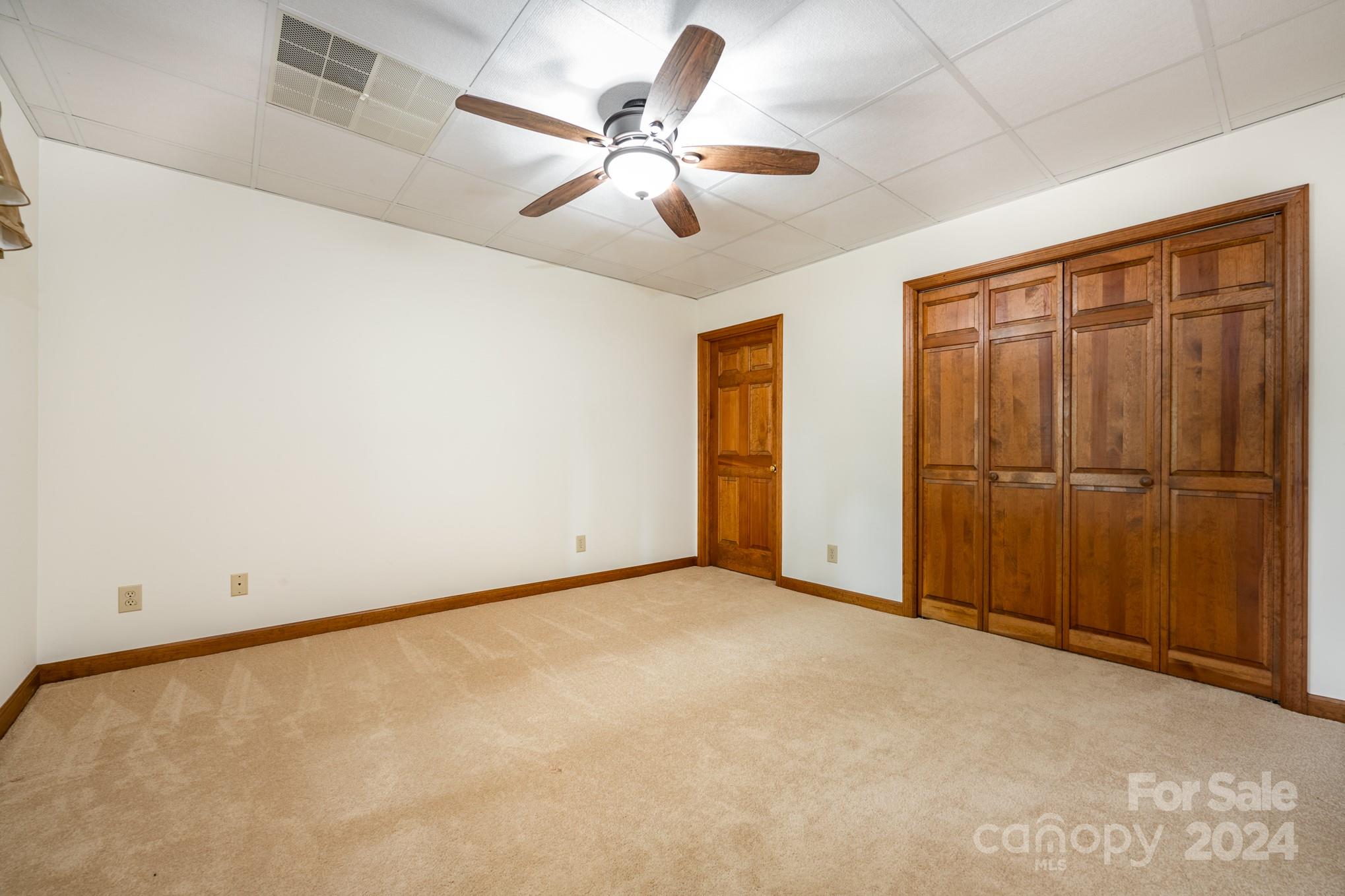 Lakewinds - Residential