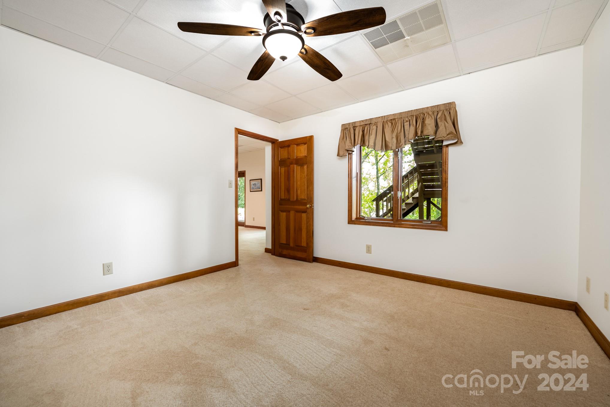 Lakewinds - Residential