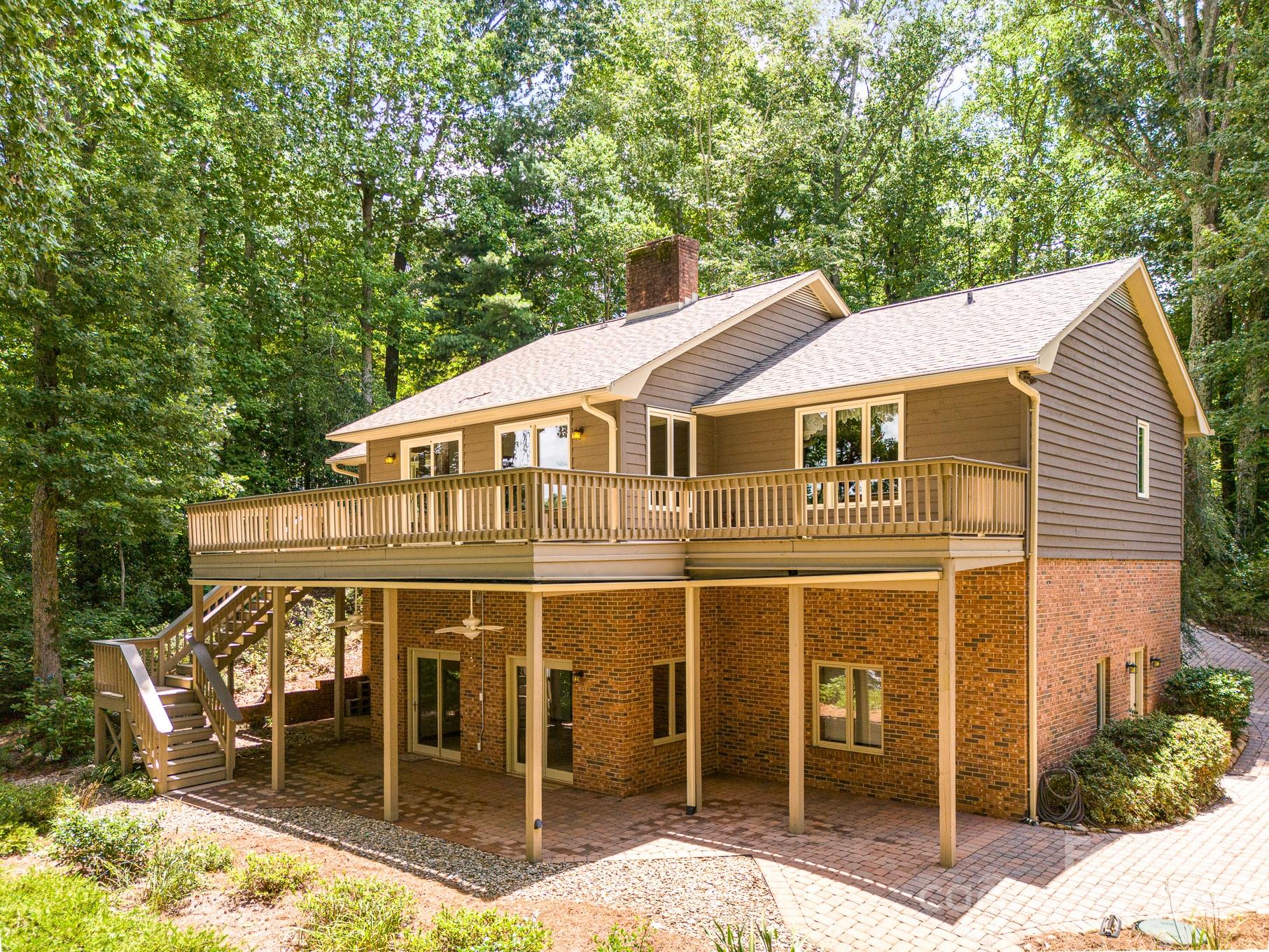 Lakewinds - Residential