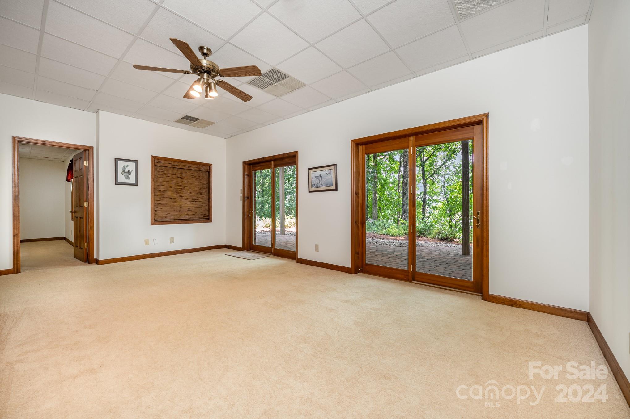 Lakewinds - Residential