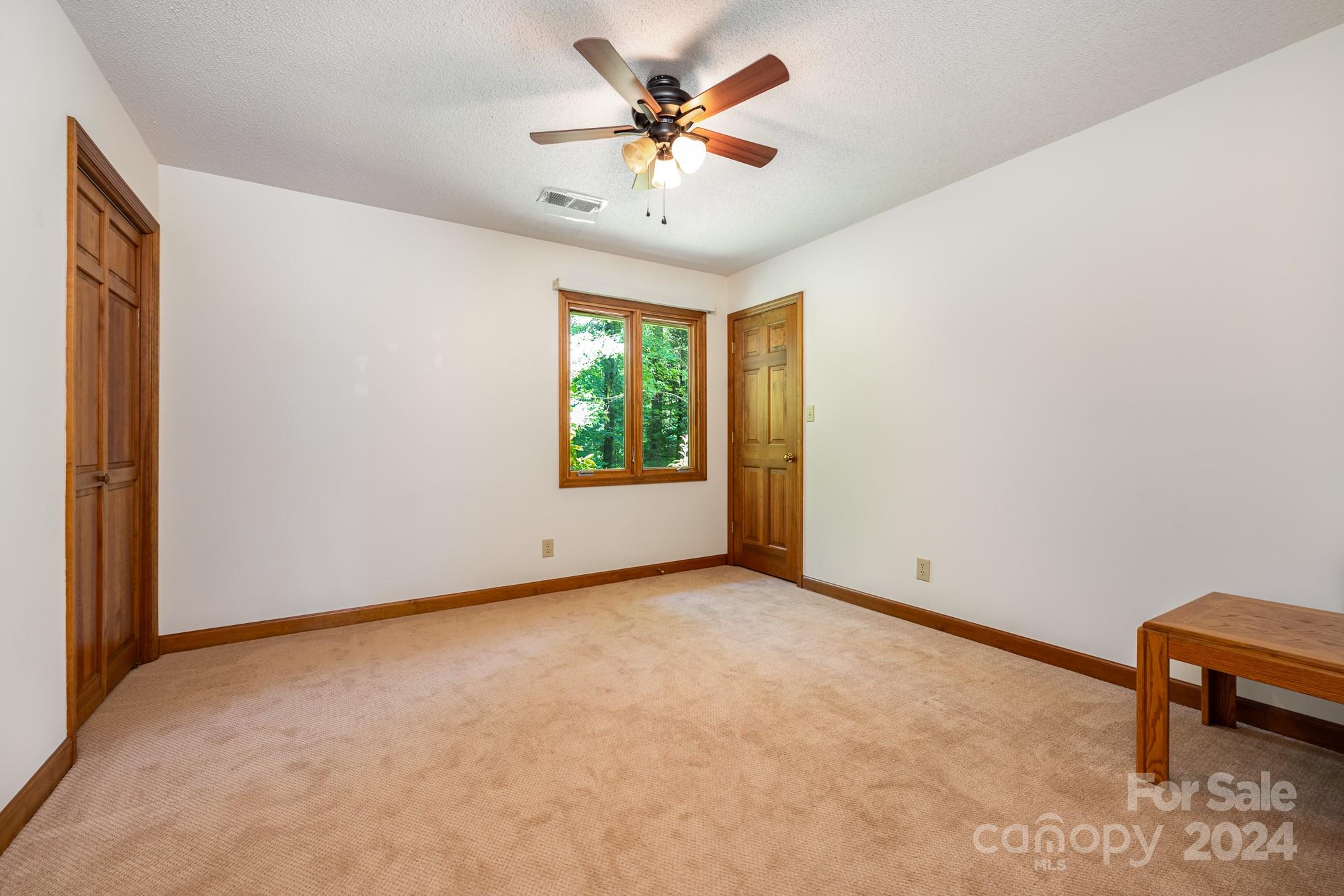 Lakewinds - Residential