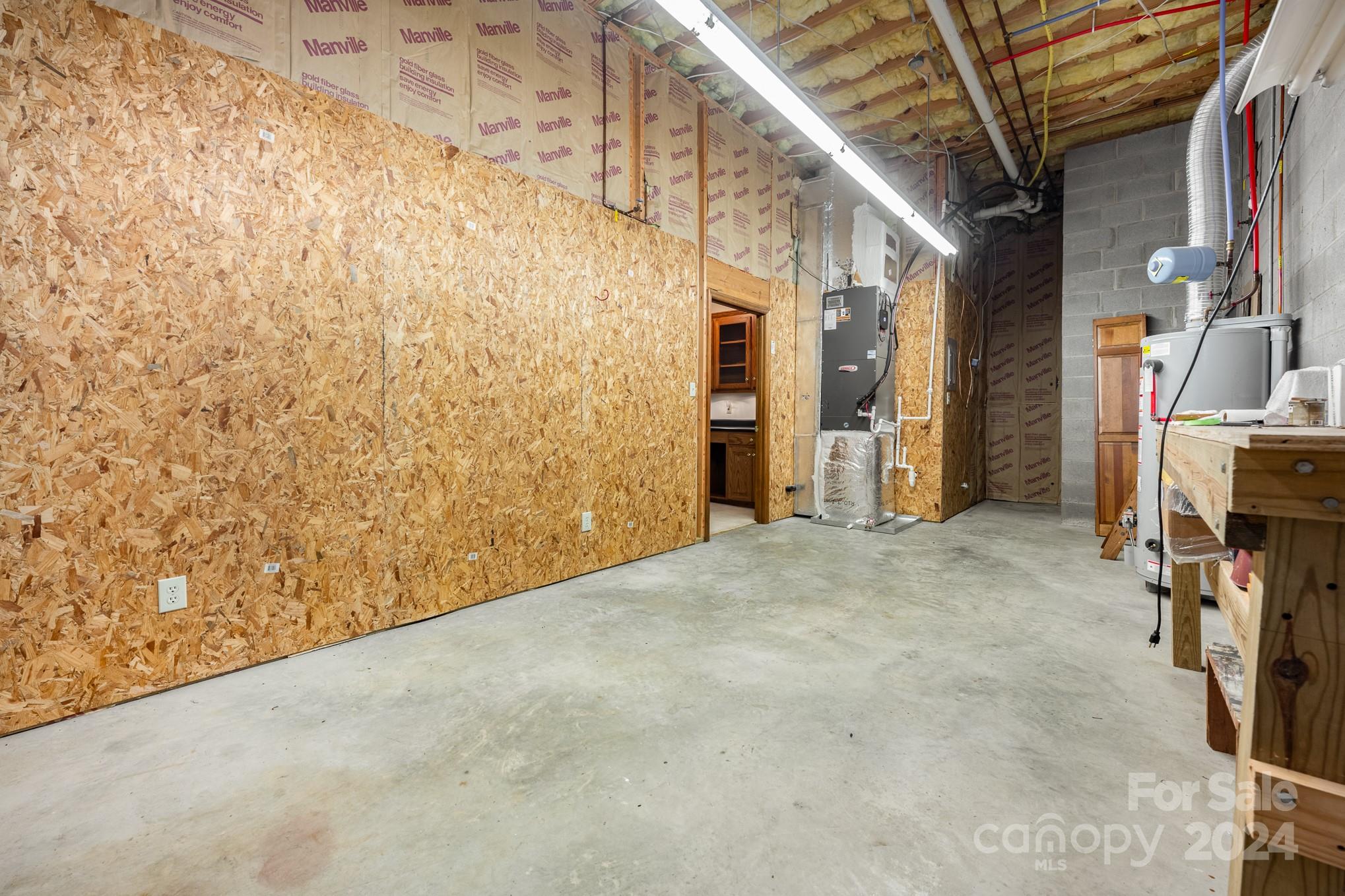 Lakewinds - Residential