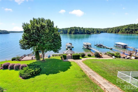 Photo of 831 Lake Club Drive, Nebo, NC 28761 (MLS # 4399763)