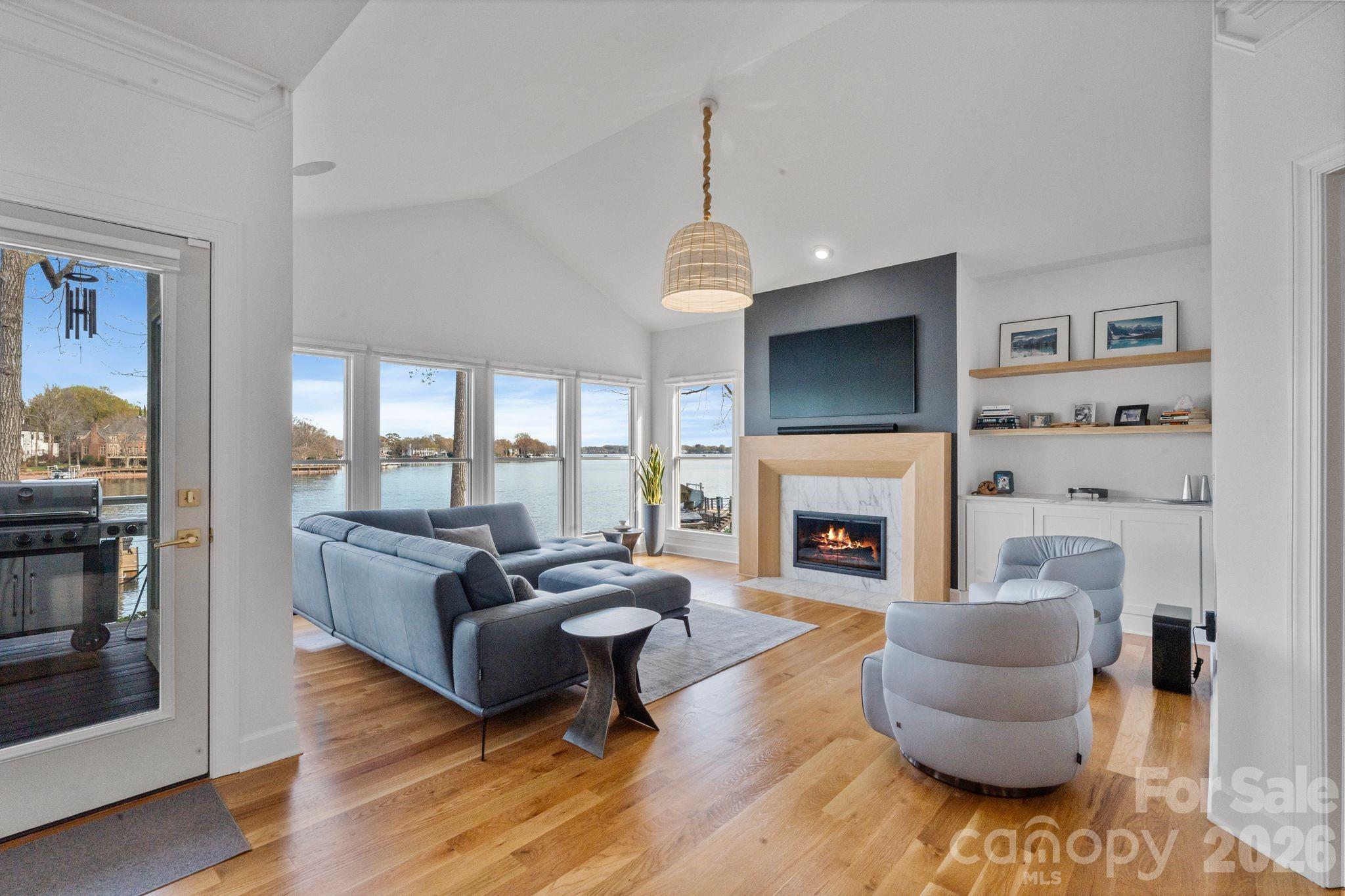 The Peninsula - Residential