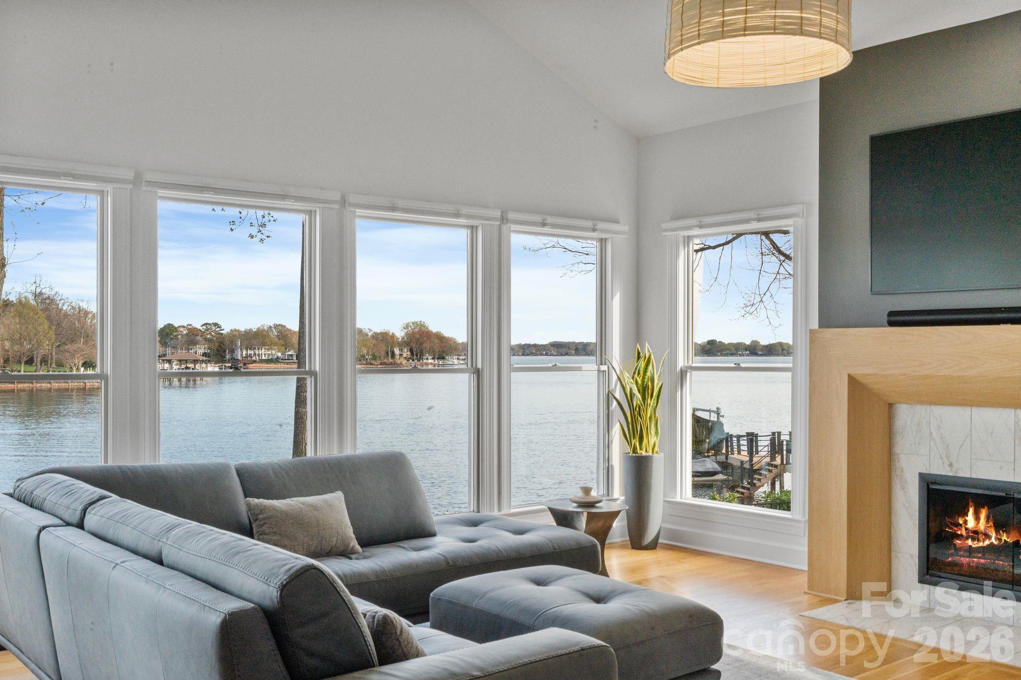 The Peninsula - Residential