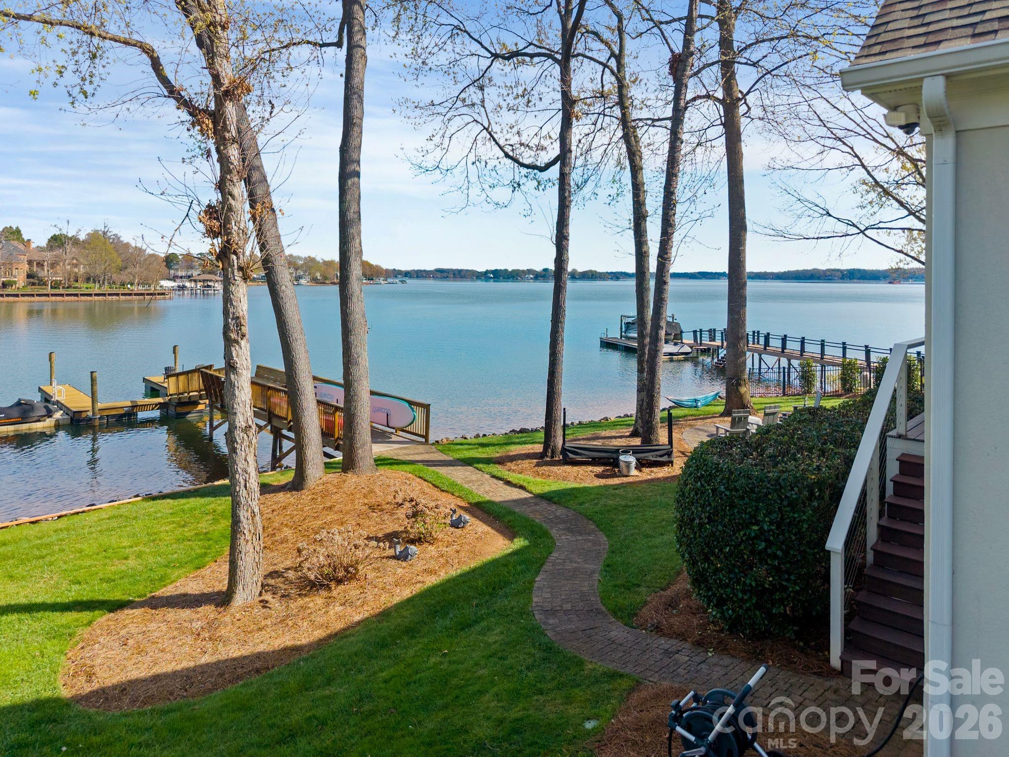 The Peninsula - Residential