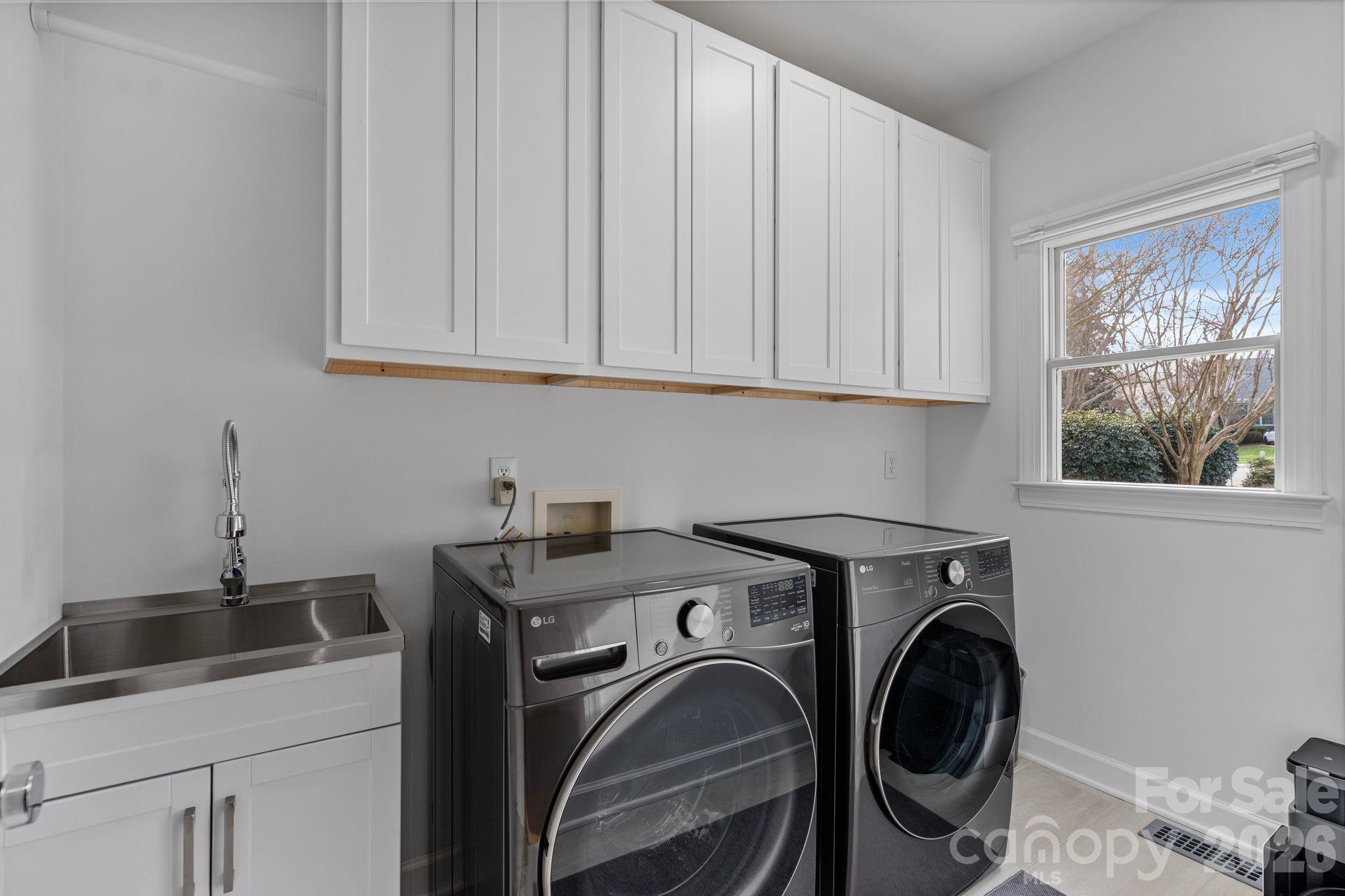 The Peninsula - Residential