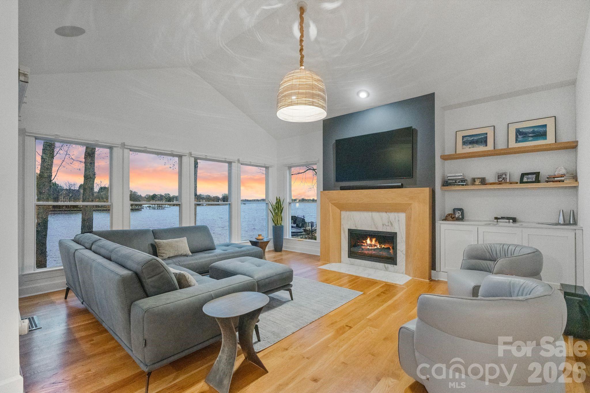 The Peninsula - Residential