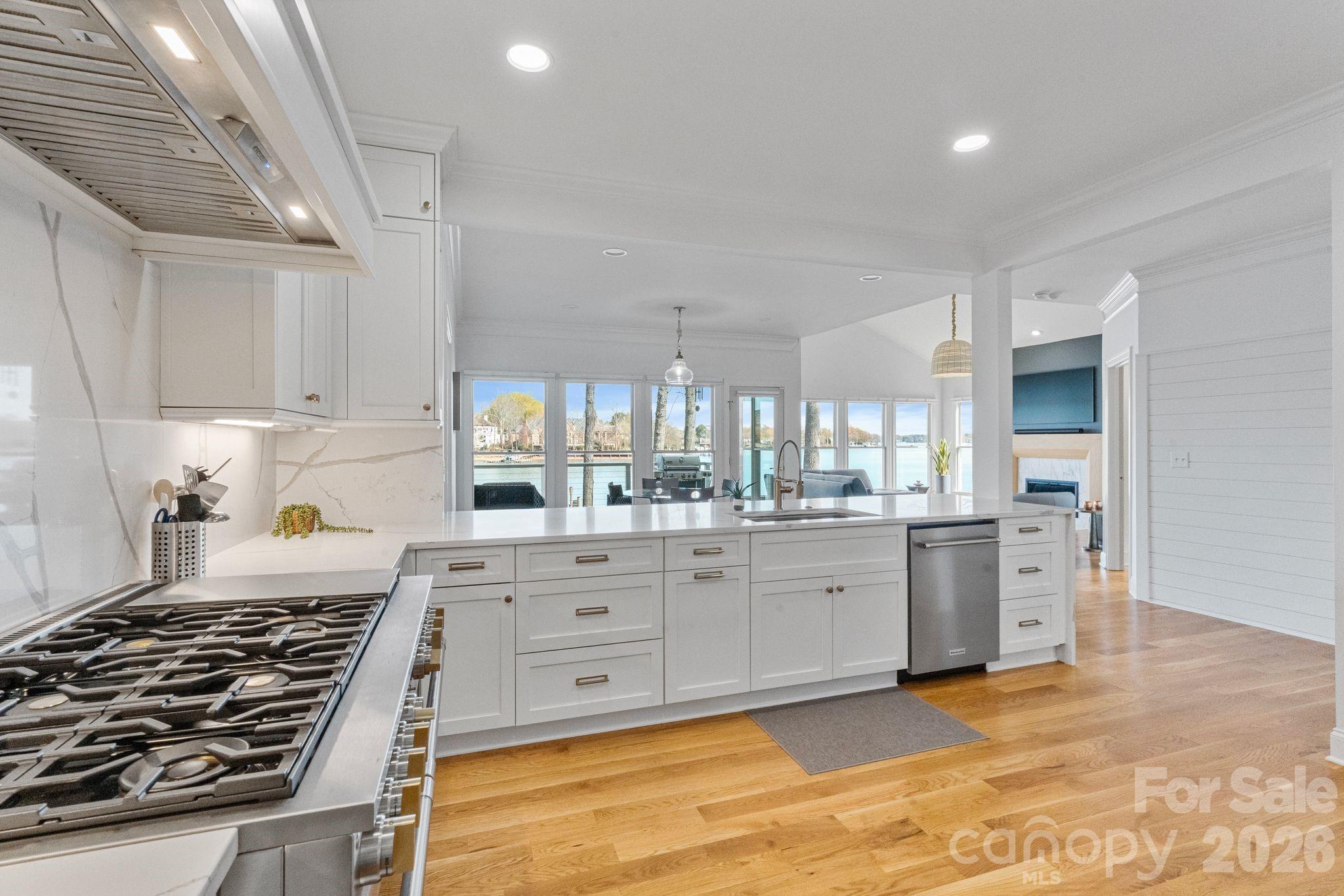 The Peninsula - Residential