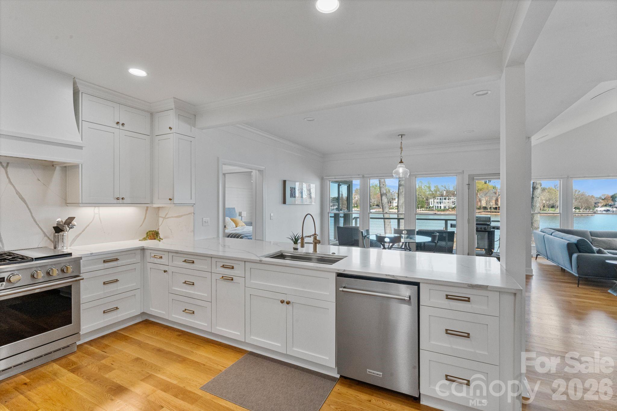 The Peninsula - Residential