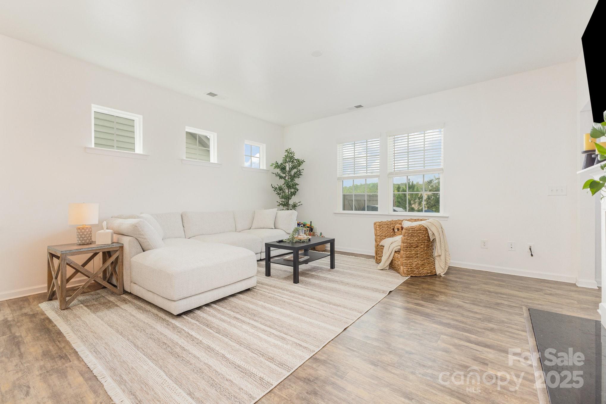 837 Braddock Way