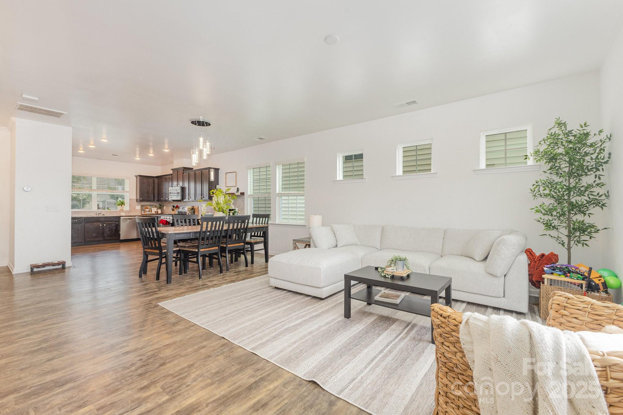 837 Braddock Way