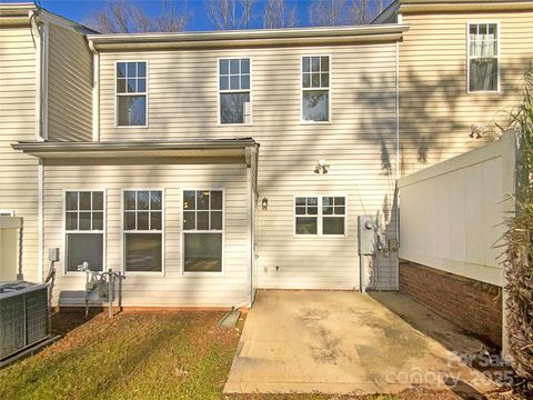 Photo of 257 Doughton Lane, Charlotte, NC 28217 (MLS # 4331897)