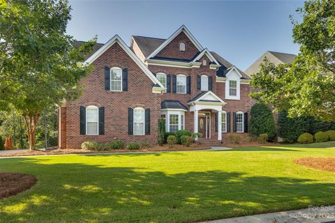 Photo of 13700 Glen Abbey Drive, Charlotte, NC 28278 (MLS # 4067892)