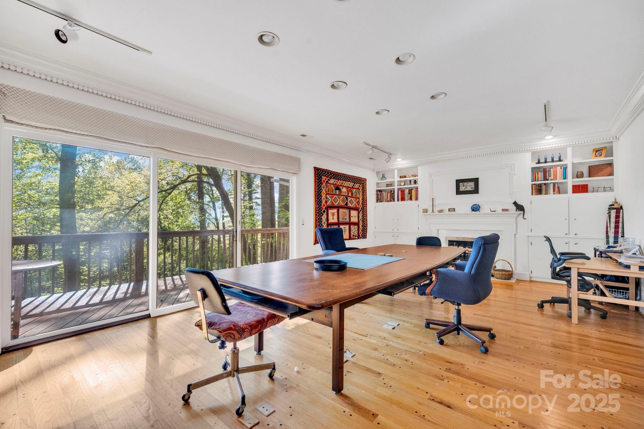 1412 Valmont Drive