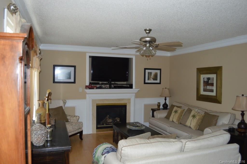 FOX CHASE - Residential
