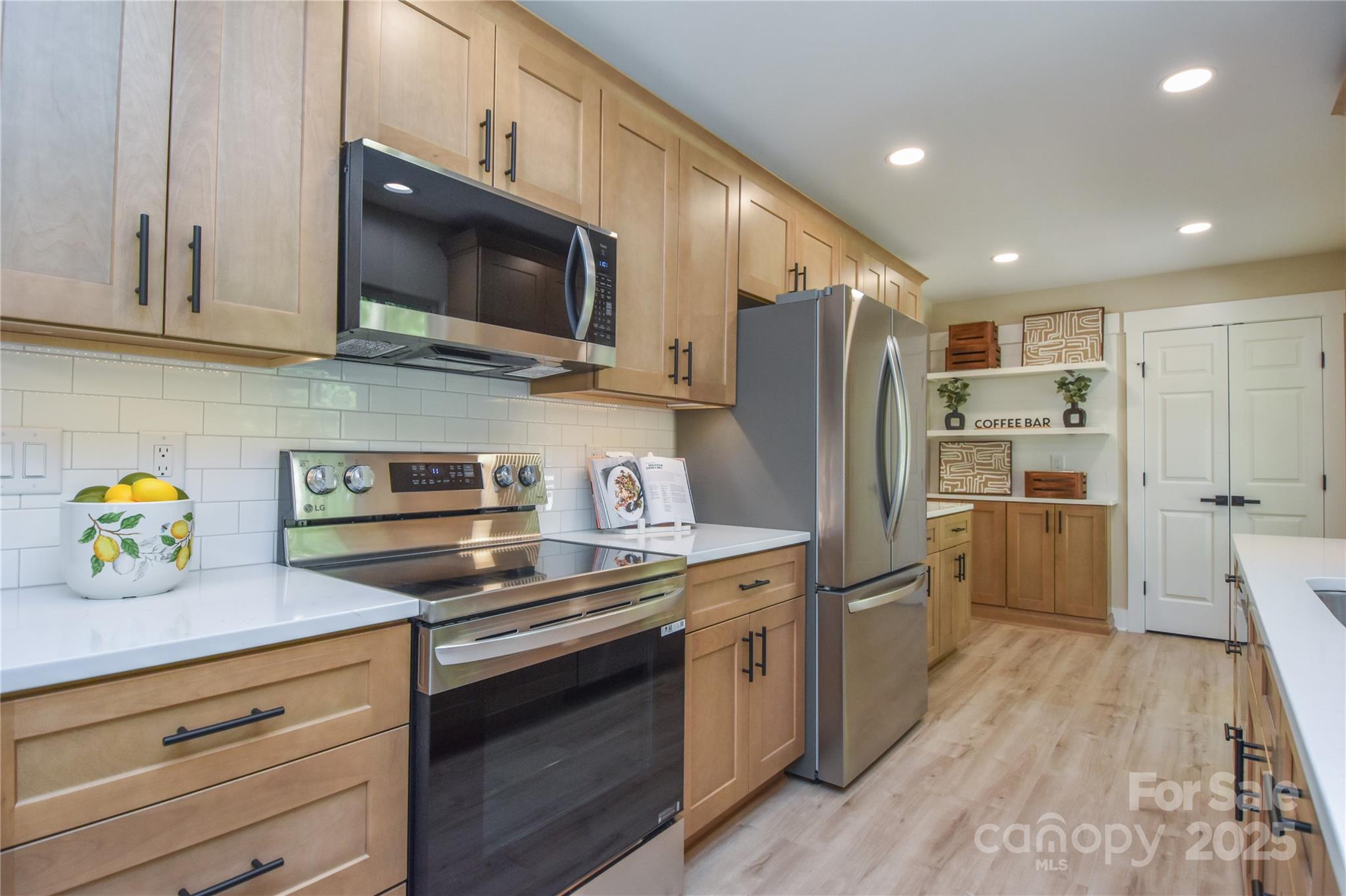 138 Meadowfall Lane